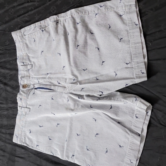 Banana Republic shorts 9" inseam - Picture 1 of 3